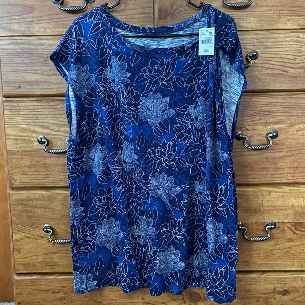 Modern Maternity top XL NWT